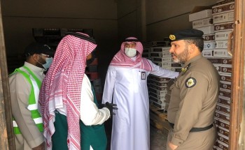 بلدية وسط الدمام تضبط مستودع وشقة تستخدم لتخزين المواد الغذائية بطريقة مخالفة بلدية وسط الدمام تضبط مستودع وشقة تستخدم لتخزين المواد الغذائية بطريقة مخالفة