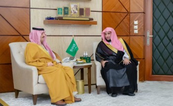 أمير الشرقية يستقبل رئيس المحكمة الجزائية بالخبر أمير الشرقية يستقبل رئيس المحكمة الجزائية بالخبر