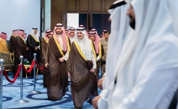 “كل تراث مهما كان كثير فهو قليل أمام هذه النعمة”.. أمير الشرقية: نفاخر بماضينا وحاضرنا وبإذن الله سنفتخر بمستقبلنا “كل تراث مهما كان كثير فهو قليل أمام هذه النعمة”.. أمير الشرقية: نفاخر بماضينا وحاضرنا وبإذن الله سنفتخر بمستقبلنا