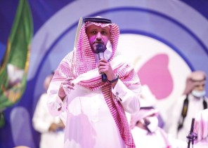 بالفيديو .. الشاعر “عبدالواحد الزهراني” يهتف بقصيدة وطنية بـ فعاليات وسام البادية