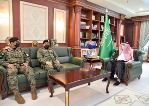 سمو أمير جازان يلتقي قائد قوة الأفواج الأمنية السابق والمعين حديثا بالمنطقة .. سمو أمير جازان يلتقي قائد قوة الأفواج الأمنية السابق والمعين حديثا بالمنطقة ..