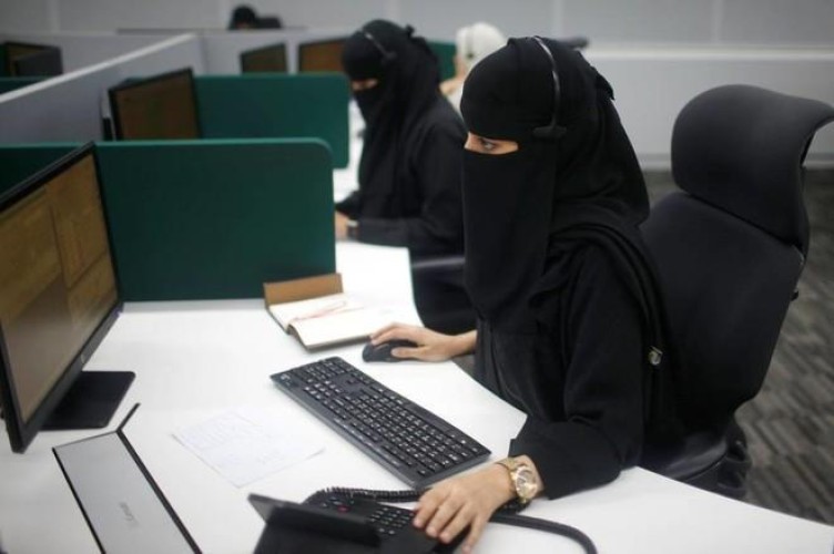 أسباب وقوع المرأة فريسة لــ” جرائم التستر التجاري؟ .. مستشار قانوني يكشف! – فيديو