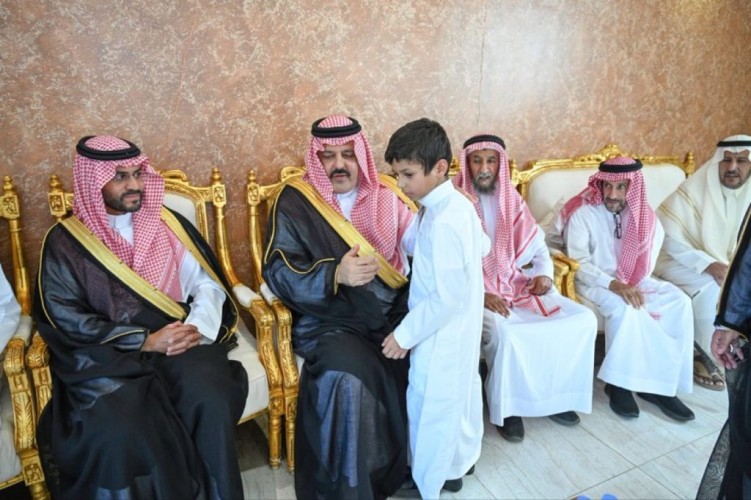 أمير حائل ونائبه يعزيان أسرة الحماد في وفاة والدهم