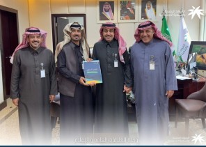 مدير عام فرع وزارة الموارد البشرية والتنمية الاجتماعية بحائل يتسلم تقرير دار الرعاية الاجتماعية السنوي 2023 مدير عام فرع وزارة الموارد البشرية والتنمية الاجتماعية بحائل يتسلم تقرير دار الرعاية الاجتماعية السنوي 2023