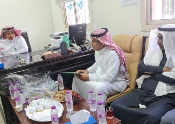 ‘الفيفي” رئيس مركز مقزع يتفقد مركز الرعاية الاولية بمركز مقزع ‘الفيفي” رئيس مركز مقزع يتفقد مركز الرعاية الاولية بمركز مقزع