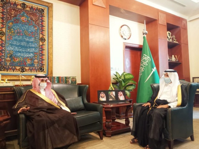 محافظ المجمعه يستقبل مدير التدريب التقني بمنطقة الرياض