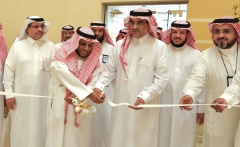 مدير تعليم الطائف يدشن حملة التطعيم ضد الانفلونزا الموسمية ويكرم الحاصلين على العشرة الأوائل في اختبارات نافس مدير تعليم الطائف يدشن حملة التطعيم ضد الانفلونزا الموسمية ويكرم الحاصلين على العشرة الأوائل في اختبارات نافس