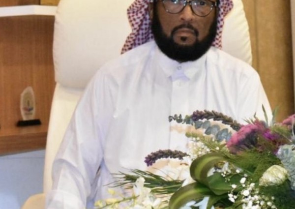 الزميل إبراهيم النعمي يتلقى شهادة شكر وتقدير من قائد القوات الخاصة لأمن الطرق بجازان