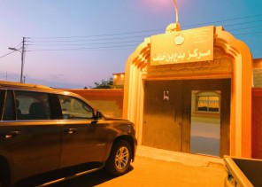 محافظ الحائط يطمئن على صحة رئيس مركز بدع بن خلف