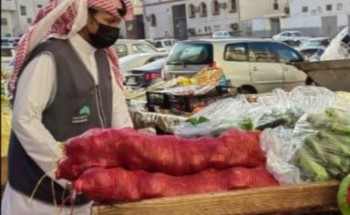 بمشاركة الجهات الأمنية مداهمة سوق عشوائي بعتيبية مكة بمشاركة الجهات الأمنية مداهمة سوق عشوائي بعتيبية مكة