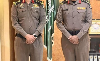 مدير شرطة الأحساء يقلد العتيبي رتبته الجديدة عقيدًا مدير شرطة الأحساء يقلد العتيبي رتبته الجديدة عقيدًا