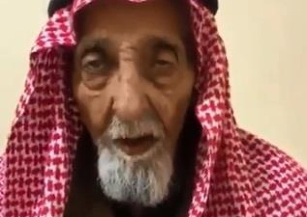 بالفيديو: معمر من أهالي حائل يروي قصة داء الجدري الذي أصاب قرية جبة قبل أعوام بالفيديو: معمر من أهالي حائل يروي قصة داء الجدري الذي أصاب قرية جبة قبل أعوام