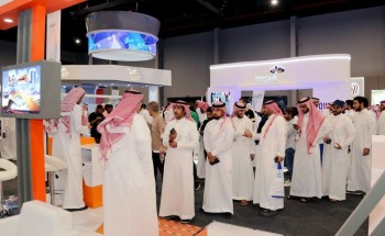 توافد المئات من طالبي العمل في اليوم الأول في افتتاحية معرض التوظيف بالمنطقة الشرقية توافد المئات من طالبي العمل في اليوم الأول في افتتاحية معرض التوظيف بالمنطقة الشرقية