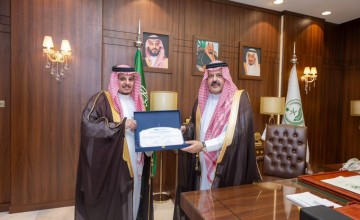 أمير حائل يتسلّم شهادة تصنيف مدينة حائل ضمن مؤشر IMD للمدن الذكية لعام 2026 أمير حائل يتسلّم شهادة تصنيف مدينة حائل ضمن مؤشر IMD للمدن الذكية لعام 2026