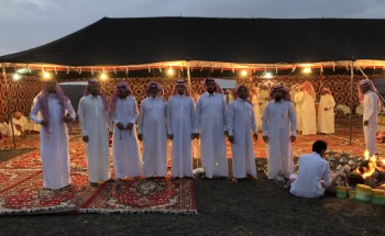 ديوان مضيف قبيلة العوامره يقيم مأدبة عشاء لزوار مهرجان الجبل الابيض ديوان مضيف قبيلة العوامره يقيم مأدبة عشاء لزوار مهرجان الجبل الابيض