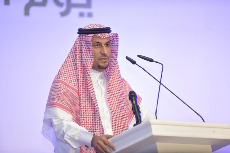 كلمة معالي رئيس جامعة المجمعة الدكتور خالد بن سعد المقرن بمناسبة اليوم الوطني ) اليوم الوطني ذكرى عزيزة ليوم مضيء في تاريخ المملكة والعالم أجمع