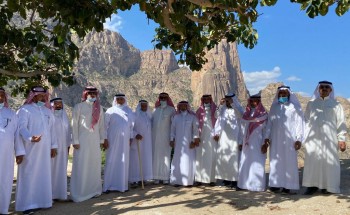 محافظ المخواة يزور قرى الملاليح ويفتتح معرضها محافظ المخواة يزور قرى الملاليح ويفتتح معرضها