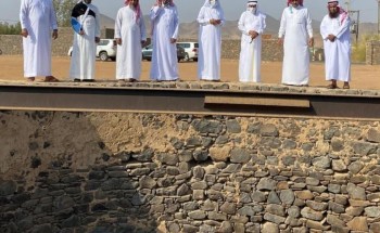 باحثين ومؤرخين يزورون آثار مركز عسفان للإطلاع على الأماكن التاريخية والأثرية والإقتصادية باحثين ومؤرخين يزورون آثار مركز عسفان للإطلاع على الأماكن التاريخية والأثرية والإقتصادية