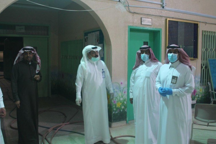 اللجنة الفرعية تقف على أماكن سكن العمالة وتنفيذ الاجراءات الاحترازية