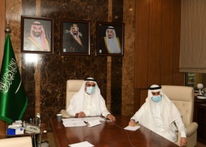 أمين الشرقية يترأس الاجتماع المرئي للوكلاء ورؤساء البلديات لمناقشة جهود الأمانة في تحسين المشهد الحضري وبرامج جودة الحياة أمين الشرقية يترأس الاجتماع المرئي للوكلاء ورؤساء البلديات لمناقشة جهود الأمانة في تحسين المشهد الحضري وبرامج جودة الحياة