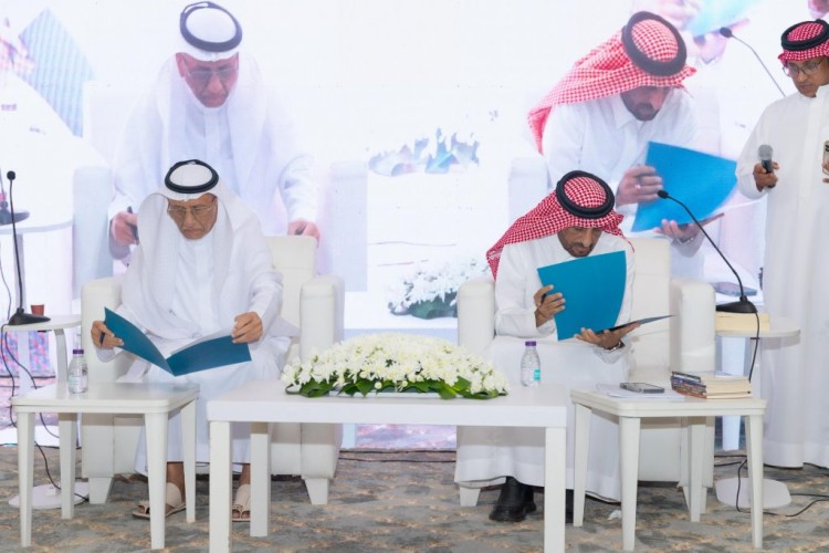 نادي الثقافة والفنون بصبيا يضيء ليلته بأمسية “شجر الضياء”