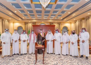 سمو أمير الجوف يسلم الفائزين بجائزة سموه لزيت الزيتون جوائزهم البالغة نصف مليون ريال سمو أمير الجوف يسلم الفائزين بجائزة سموه لزيت الزيتون جوائزهم البالغة نصف مليون ريال