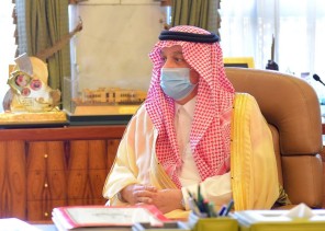 سمو أمير منطقة الرياض يقلد عدداً من الضباط رتبة لواء سمو أمير منطقة الرياض يقلد عدداً من الضباط رتبة لواء