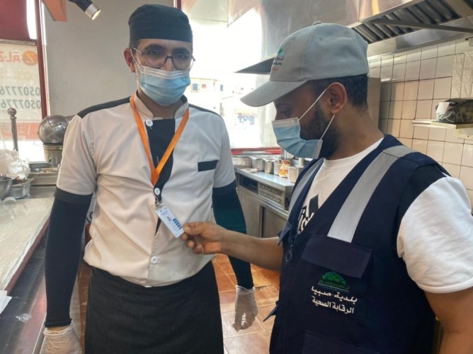 مراقبو بلدية صبيا يغلقون “10”منشآت غذائية خالفت الامتثال للاشتراطات الصحية