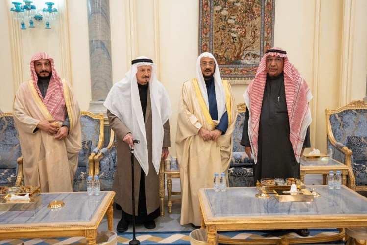 وزير الشؤون الإسلامية يزور رئيس مجلس الأهالي بمدينة بريدة