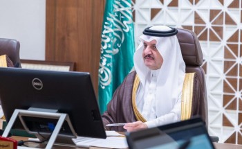 أمير الشرقية يترأس اجتماع السلامة المرورية ويوجه بإيجاد حلول لتكدس الشاحنات في المنطقة أمير الشرقية يترأس اجتماع السلامة المرورية ويوجه بإيجاد حلول لتكدس الشاحنات في المنطقة