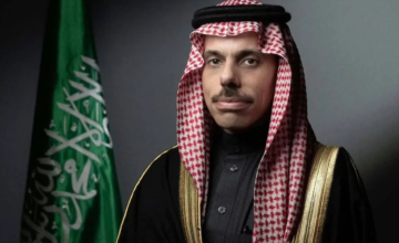 وزير الخارجية يبحث مع نظيره الباكستاني تطورات الأزمة الراهنة وجهود خفض التوتر بالمنطقة وزير الخارجية يبحث مع نظيره الباكستاني تطورات الأزمة الراهنة وجهود خفض التوتر بالمنطقة