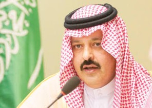 أمير منطقة حائل يزور الفعاليات المصاحبة لجادة الإبل في حائل