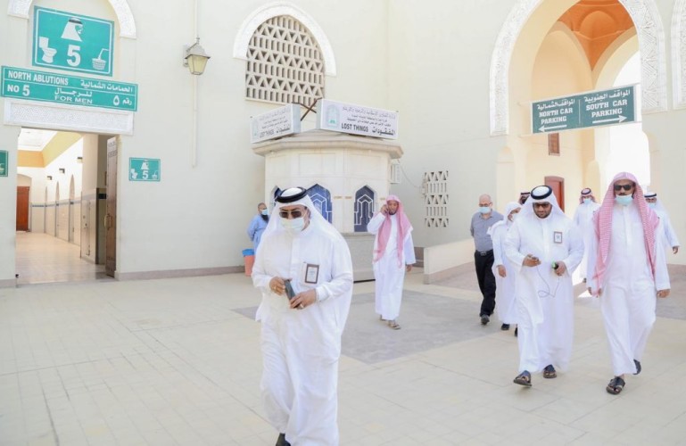 بالصور .. للمرة الثالثة مدير الشؤون الإسلامية بالمدينة المنورة يتفقد ميقات ذو الحليفة ويلتقي مقدمي الخدمة فيه والمعتمرين
