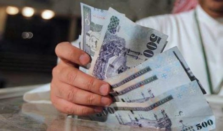 مطالبات للبنوك بوقف استقطاع الأقساط هذا الشهر