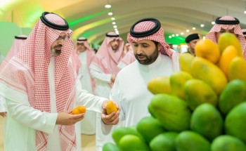 أمير منطقة جازان يُطلق فعاليات حصاد المانجو 2026 بواجهة صبيا دعمًا للمزارعين وتعزيزًا للاقتصاد الزراعي أمير منطقة جازان يُطلق فعاليات حصاد المانجو 2026 بواجهة صبيا دعمًا للمزارعين وتعزيزًا للاقتصاد الزراعي