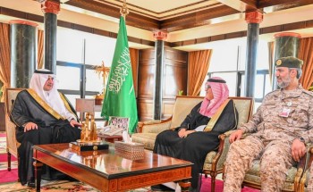 ‎أمير تبوك يستقبل مدير الخدمات الصحية بوزارة الدفاع