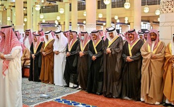 سمو أمير منطقة الرياض يؤدي صلاة الميت على صاحب السمو الأمير عبدالرحمن بن عبدالله بن عبدالرحمن آل سعود – رحمه الله –