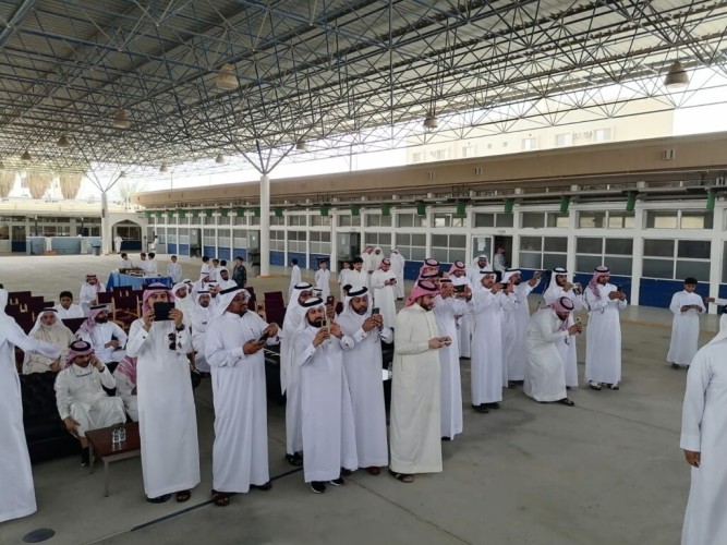 مدرسة ابن الهيثم الابتدائية بالهفوف تحتفل بخريجيها