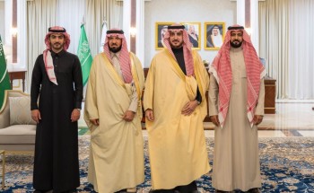 أمير منطقة الجوف يتسلّم التّقرير الختامي لنادي فروسيّة الجوف لموسم ٢٠٢٣ م. أمير منطقة الجوف يتسلّم التّقرير الختامي لنادي فروسيّة الجوف لموسم ٢٠٢٣ م.