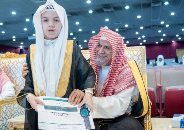 برعاية معالي الشيخ صالح بن حميد.. تعليم مكة تختتم المسابقة الرمضانية لحفظ القرآن الكريم وتجويده برعاية معالي الشيخ صالح بن حميد.. تعليم مكة تختتم المسابقة الرمضانية لحفظ القرآن الكريم وتجويده