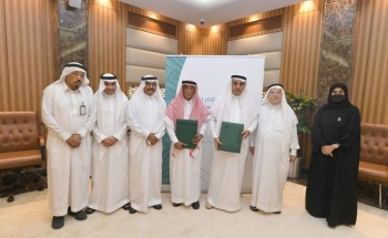 أمانة الشرقية وجمعية المتقاعدين بالشرقية توقعان مذكرة تفاهم لطرح برامج ومبادرات مبتكرة تعزز خبرات المتقاعدين في المجتمع أمانة الشرقية وجمعية المتقاعدين بالشرقية توقعان مذكرة تفاهم لطرح برامج ومبادرات مبتكرة تعزز خبرات المتقاعدين في المجتمع
