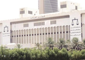 بينهم مسؤولين بالداخلية والمالية.. النيابة في الكويت تكشف عن تلاعب المتهمين في قضية “ضيافة الداخلية” بينهم مسؤولين بالداخلية والمالية.. النيابة في الكويت تكشف عن تلاعب المتهمين في قضية “ضيافة الداخلية”