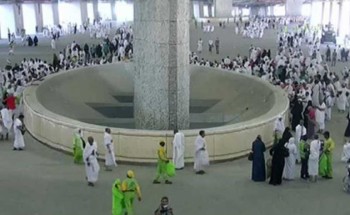 الحجاج يبدأون في التوافد إلى المسجد الحرام لأداء طواف الإفاضة (الركن الثالث من أركان الحج) الحجاج يبدأون في التوافد إلى المسجد الحرام لأداء طواف الإفاضة (الركن الثالث من أركان الحج)