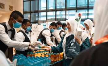 استقبال حافل للفوج الأول من حجاج روسيا في مكة.. و«أشرقت» ترحب بـ1200 حاج بالتراث استقبال حافل للفوج الأول من حجاج روسيا في مكة.. و«أشرقت» ترحب بـ1200 حاج بالتراث