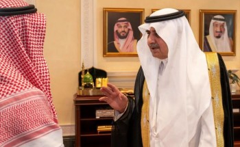 أمير تبوك يستقبل المواطن ناصر العسيري ويشيد بتنازله عن قاتل شقيقه لوجه الله