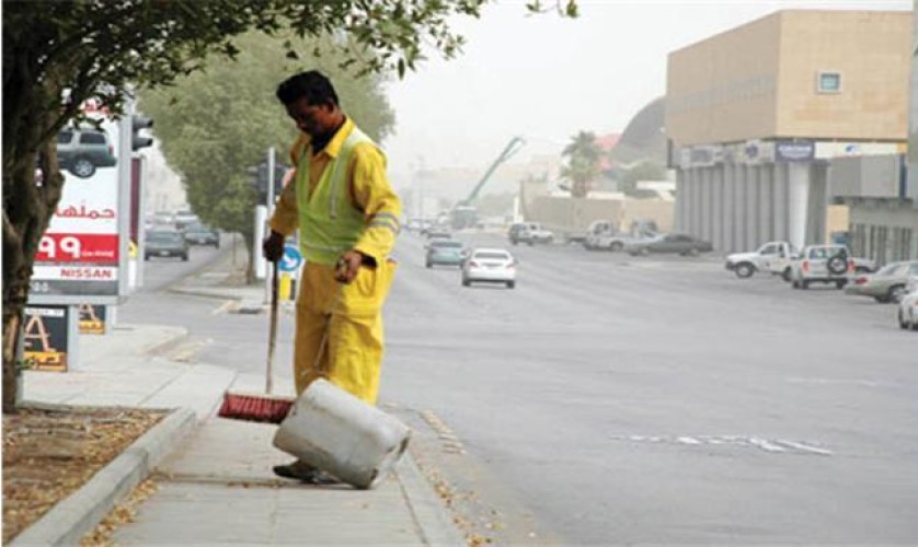 في لفتة طيبة.. مطعم في حائل يقدم وجبات مجانية لعمال النظافة (فيديو)