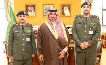 نائب أمير تبوك يستقبل مدير السجون بالمنطقة