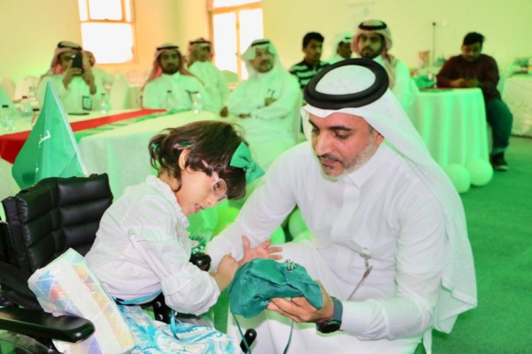 ” رواد” العمل التطوعي تشارك الأطفال المعاقين فرحتهم بذكرى يوم الوطن89