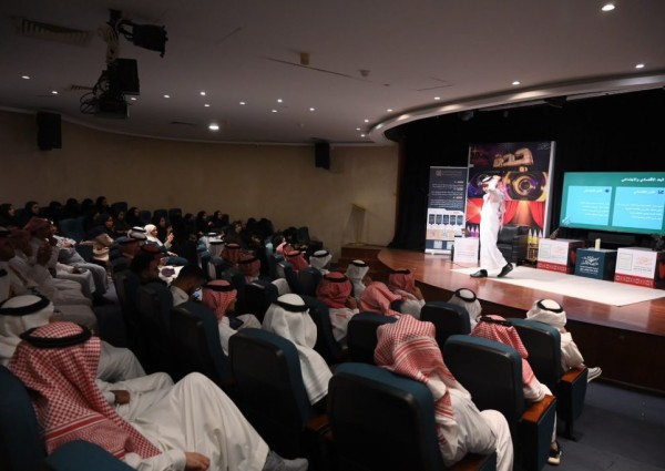 إعلاميون يناقشون احترافية التغطية الصحفية للأزمات بجدة إعلاميون يناقشون احترافية التغطية الصحفية للأزمات بجدة