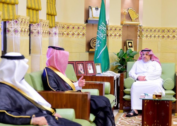 وكيل إمارة منطقة الرياض يستقبل رئيس مجلس إدارة جمعية الصناعات الدوائية وكيل إمارة منطقة الرياض يستقبل رئيس مجلس إدارة جمعية الصناعات الدوائية
